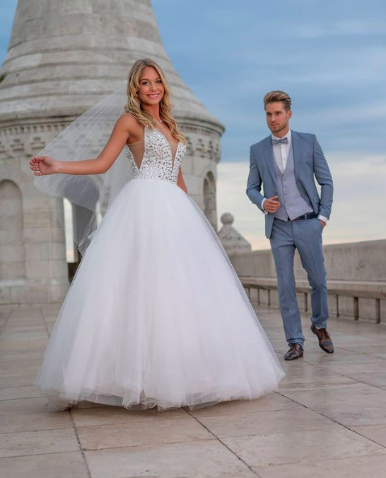 Braut und Bräutigam beim Hochzeitsfoto