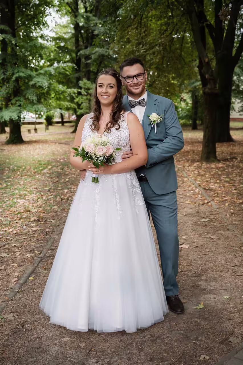 Braut und Bräutigam beim Hochzeitsfoto